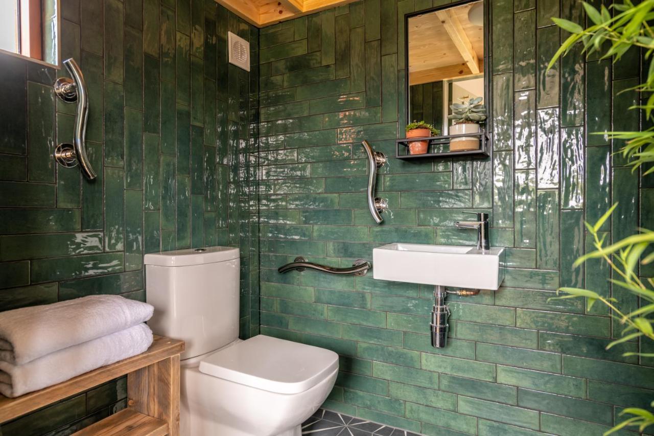 Alba - Charming Boutique Forest View Cabin With Hot Tub In バラター エクステリア 写真